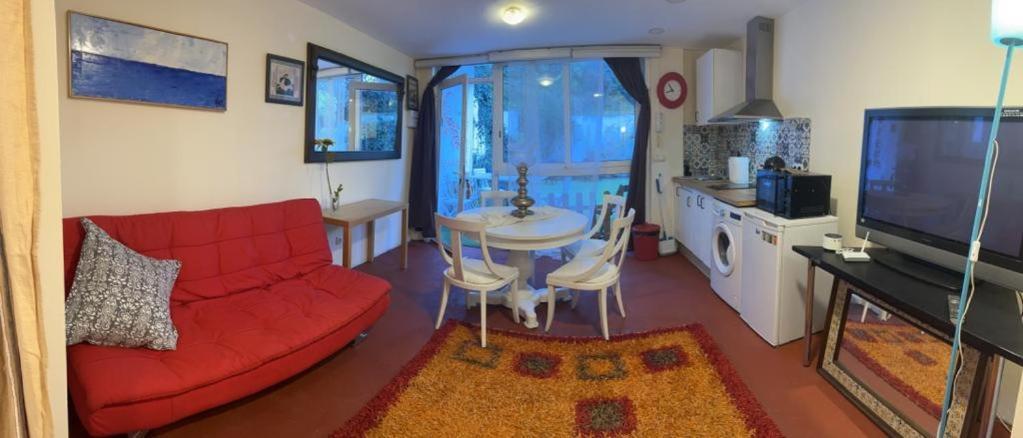 Apartamento Abierto Con Patio Matadepera Exterior foto